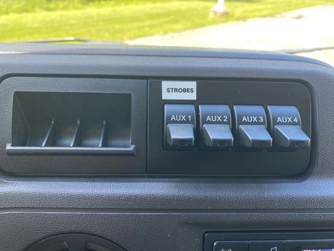 Used 2022 Ford E-350 and Econoline 350 Super Duty w/ Power Windows & Locks Group RWD image 32