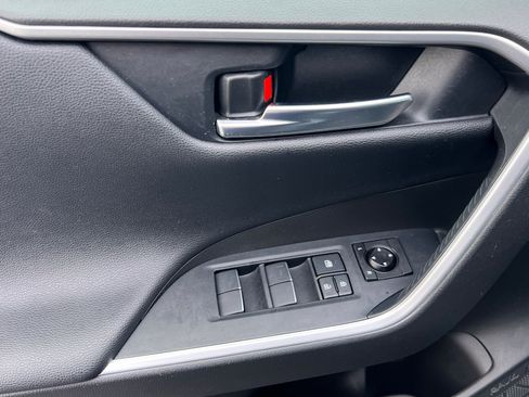 Used 2020 Toyota RAV4 XSE image 11