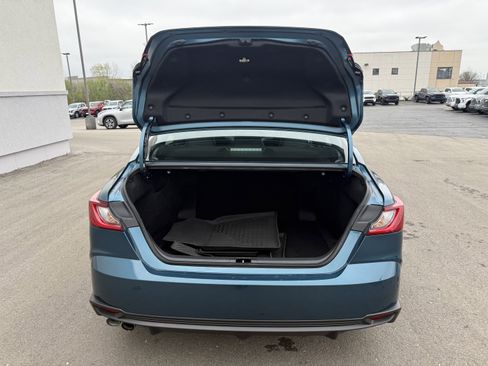 Certified 2025 Toyota Camry SE w/ Convenience Package image 4