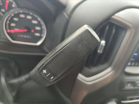 Used 2022 Chevrolet Silverado 2500 Custom w/ Custom Value Package image 11