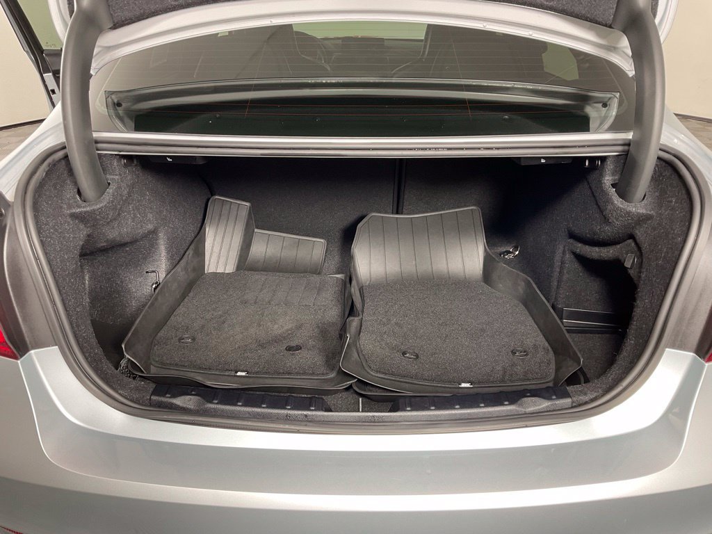 Used 2018 BMW M3 RWD image 11