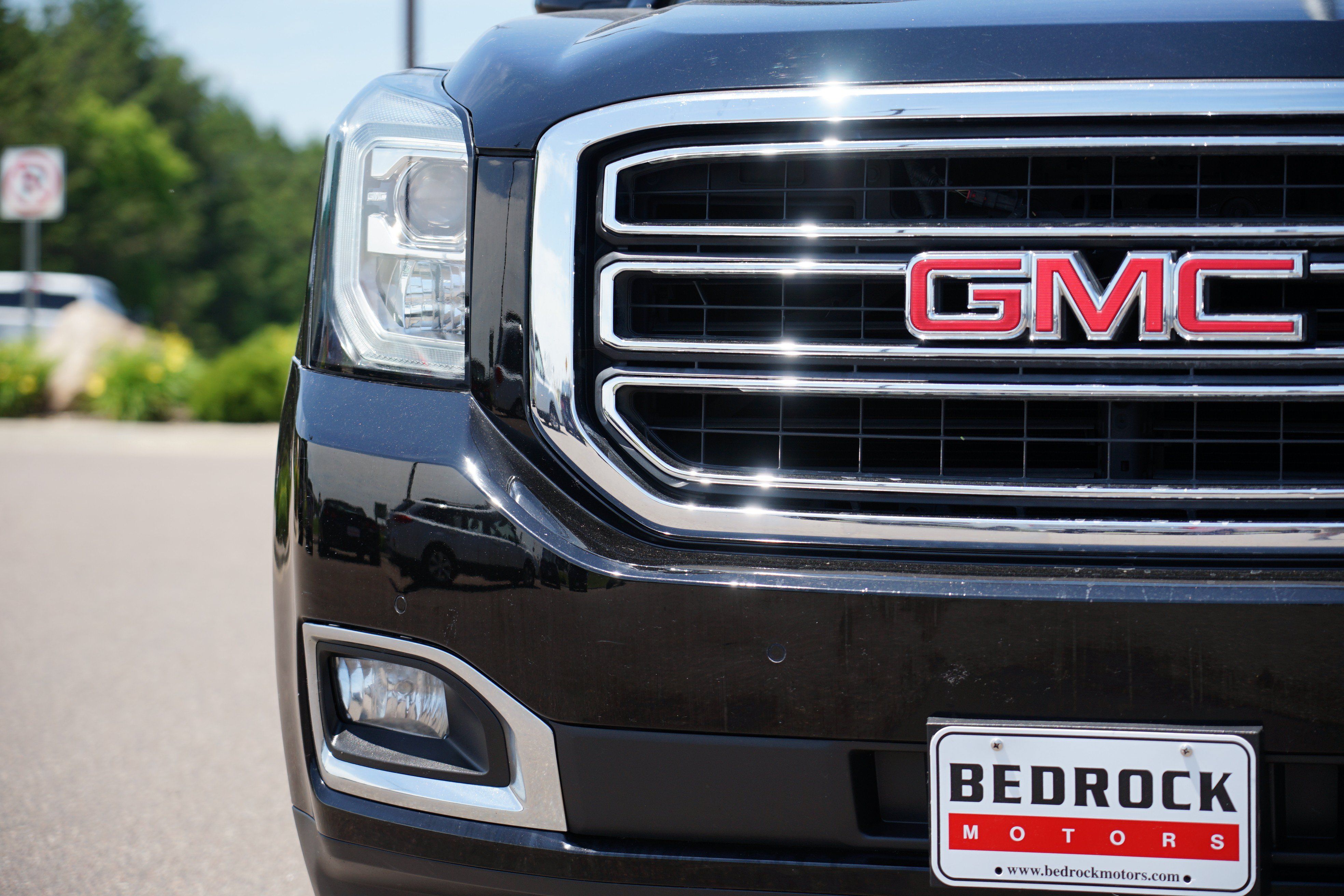 Used 2019 GMC Yukon XL SLE w/ SLE Value Package AWD/4WD image 9