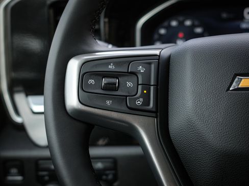 Used 2025 Chevrolet Silverado 2500 LT image 18