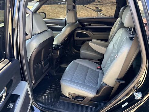 Used 2024 Kia Telluride EX X-Line image 18