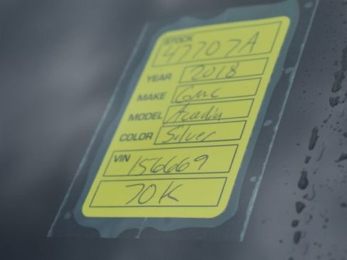 Used 2018 GMC Acadia SLT w/ LPO, Floor Liner Package AWD/4WD image 16