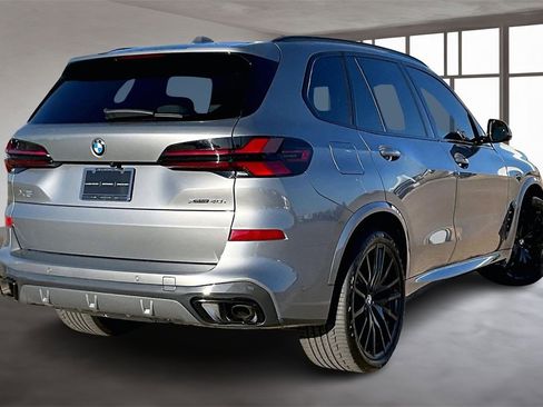 Used 2024 BMW X5 xDrive40i w/ M Sport Package image 2