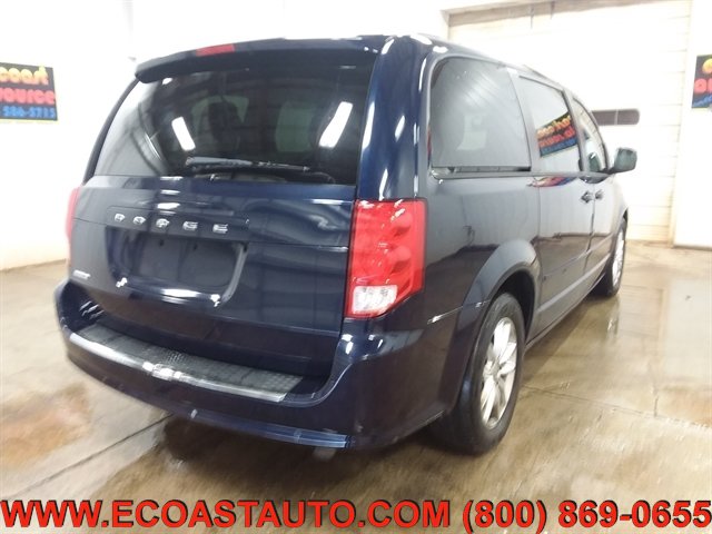 Used 2014 Dodge Grand Caravan SXT w/ Rear Park Assist Package FWD image 3
