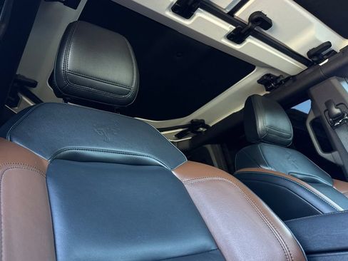 Used 2024 Ford Bronco Outer Banks AWD/4WD image 19