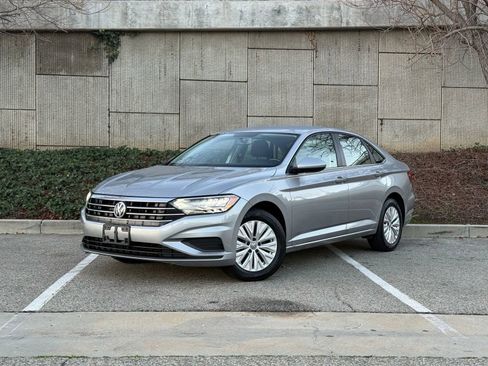 Used 2020 Volkswagen Jetta S image 2