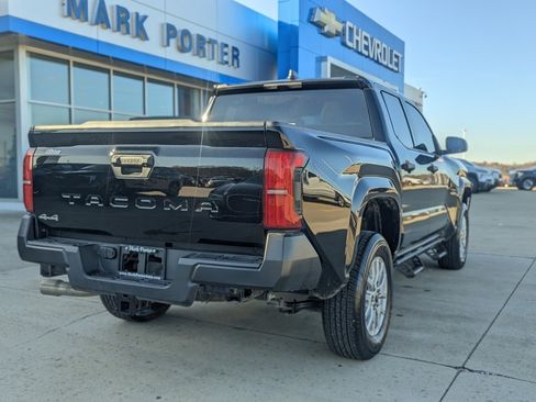 Used 2025 Toyota Tacoma SR image 7