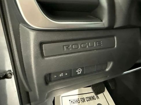 Used 2024 Nissan Rogue S FWD image 19