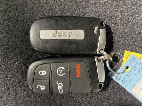 Used 2019 Jeep Grand Cherokee Limited AWD/4WD image 20