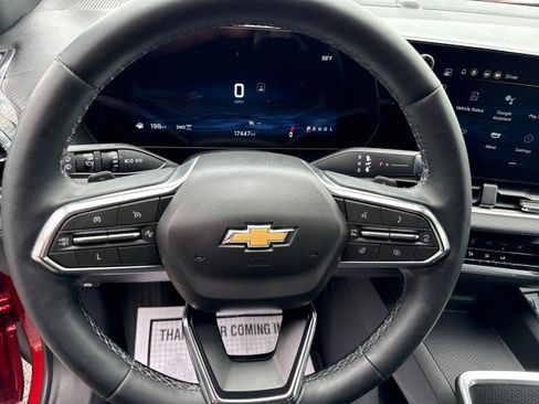 Used 2025 Chevrolet Equinox LT w/ Safety and Technology Package AWD/4WD image 18
