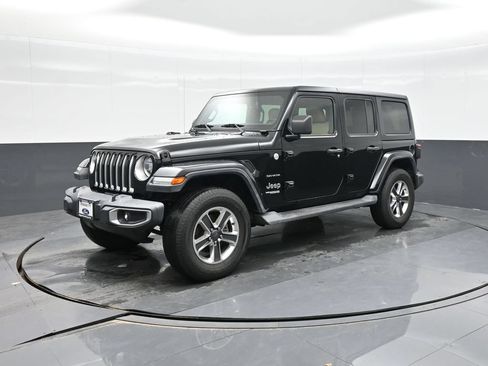 Used 2018 Jeep Wrangler Unlimited Sahara AWD/4WD image 1
