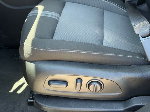 Used 2025 Chevrolet Blazer LT FWD image 5