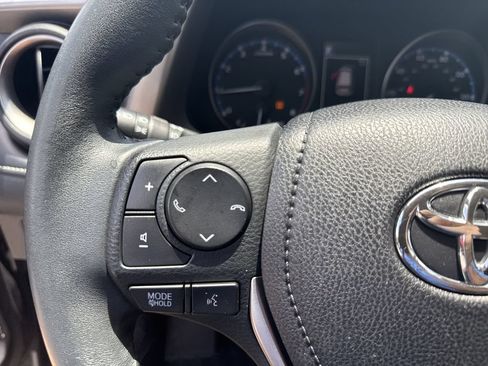 Used 2017 Toyota RAV4 XLE FWD image 24