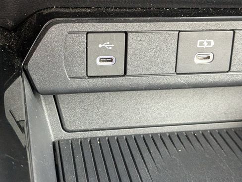 Used 2024 Toyota Prius XLE FWD image 20