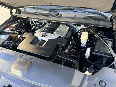 Used 2015 Cadillac Escalade ESV Luxury image 30