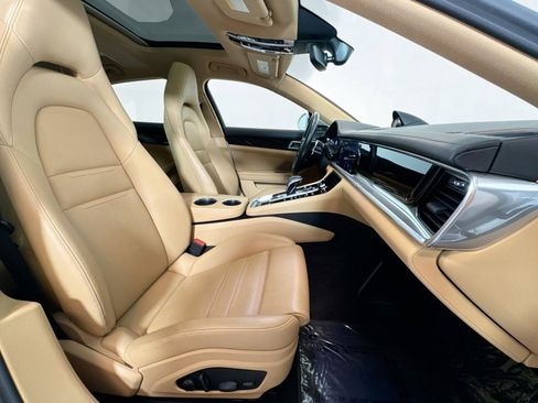 Used 2023 Porsche Panamera 4 w/ Premium Package image 27