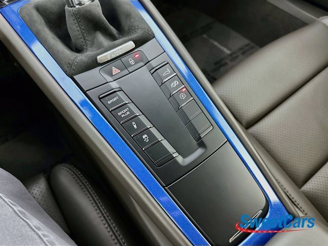 Used 2016 Porsche 911 Carrera GTS RWD image 27