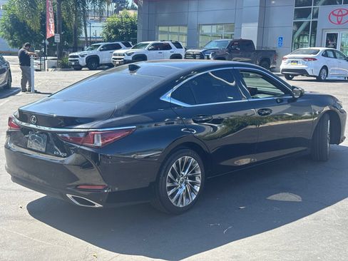 Used 2020 Lexus ES 350 w/ Accessory Package 2 FWD image 3