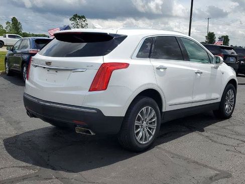 Used 2017 Cadillac XT5 Luxury w/ Driver Awareness Package FWD image 4