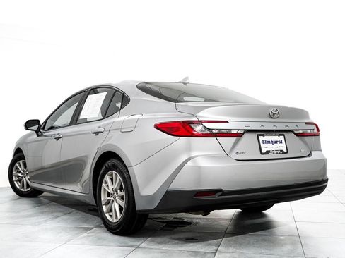 Used 2025 Toyota Camry LE FWD image 5