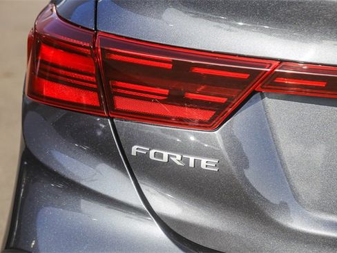 Used 2023 Kia Forte GT-Line w/ GT-Line Premium Package image 11