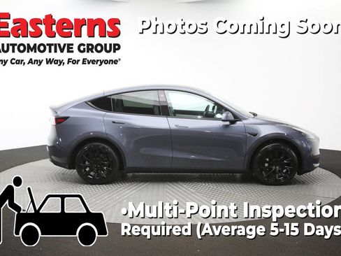 Used 2022 Tesla Model Y Long Range AWD/4WD image 41