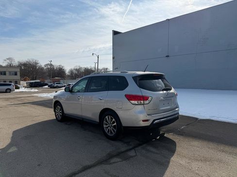 Used 2015 Nissan Pathfinder SV w/ Cargo Package image 5