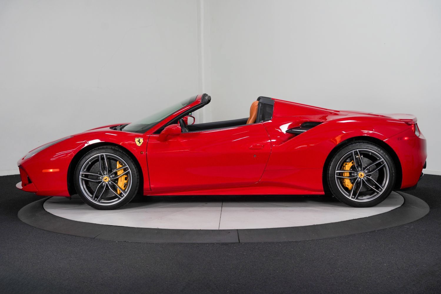 Used 2017 Ferrari 488 Spider RWD image 7