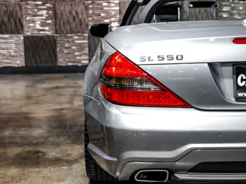 Used 2011 Mercedes-Benz SL 550 w/ Premium I Pkg image 32