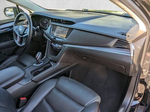 Used 2017 Cadillac XT5 Luxury image 22