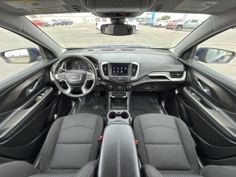 Used 2022 GMC Terrain SLE w/ Driver Convenience Package AWD/4WD image 11