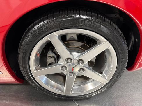 Used 2005 Chevrolet Corvette Coupe w/ Preferred Equipment Group RWD image 25