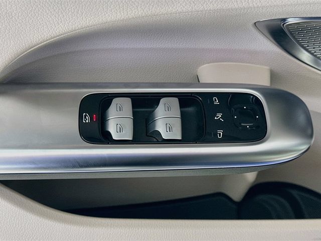Certified 2024 Mercedes-Benz C 300 Sedan image 18
