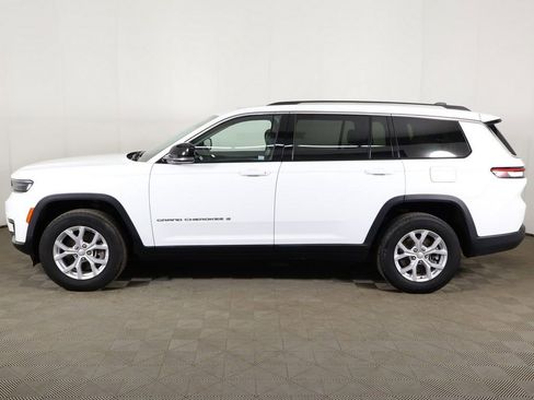 Used 2023 Jeep Grand Cherokee L Limited AWD/4WD image 20