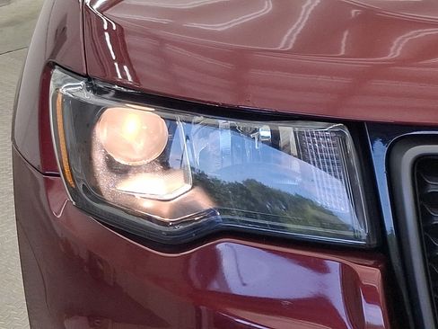 Used 2019 Jeep Grand Cherokee Trailhawk AWD/4WD image 31