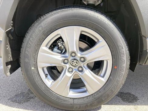 Certified 2025 Toyota RAV4 XLE FWD image 21