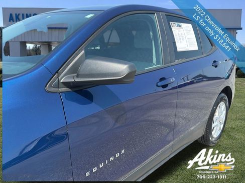 Certified 2022 Chevrolet Equinox LS w/ LS Convenience Package FWD image 3