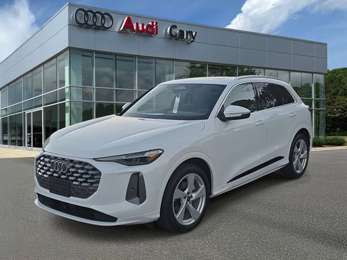 New 2025 Audi Q5 Prestige image 1