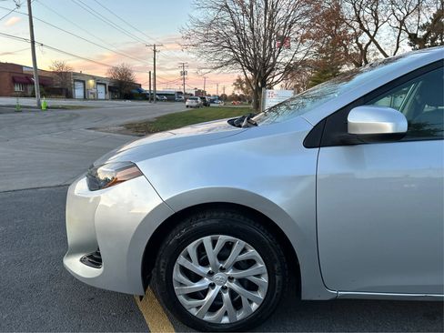 Used 2018 Toyota Corolla LE image 20