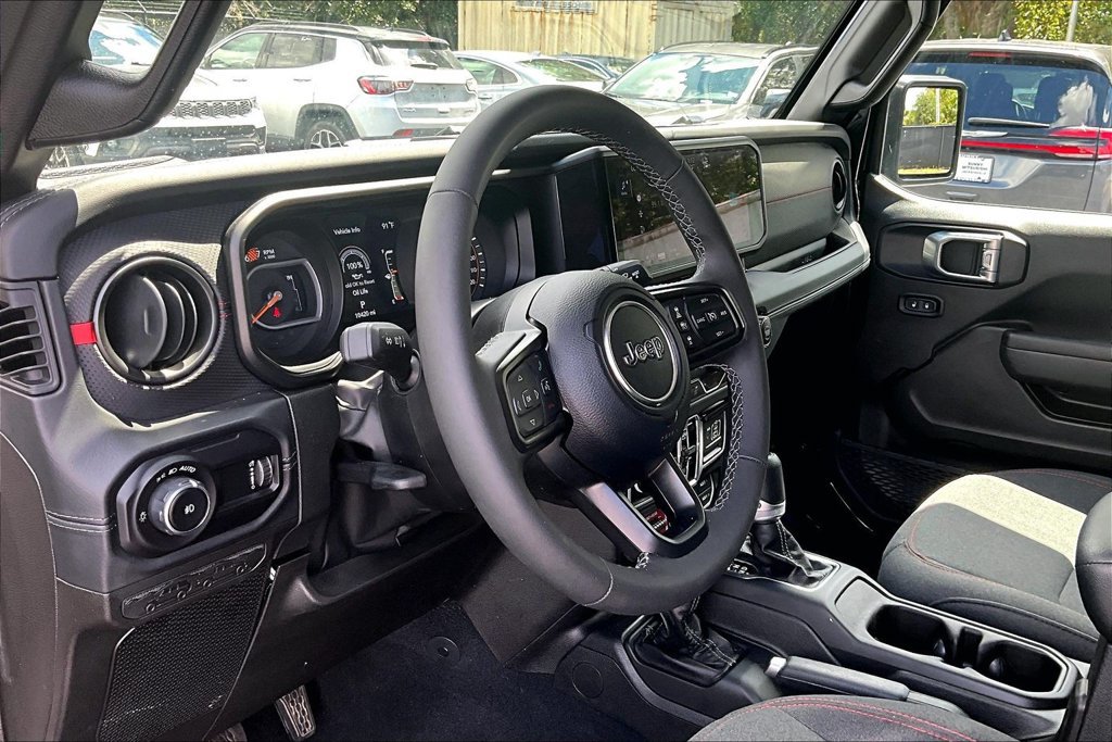 Used 2026 Jeep Wrangler Unlimited Rubicon AWD/4WD image 16