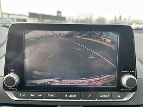 Used 2024 Nissan Altima 2.5 SV image 18