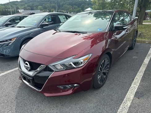 Used 2017 Nissan Maxima Platinum w/ Medallion Package FWD image 2
