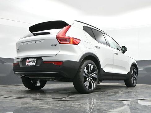 New 2025 Volvo XC40 B5 Plus w/ Protection Package Premier image 38