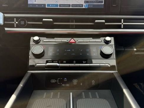 Used 2025 Hyundai Santa Fe Limited AWD/4WD image 27