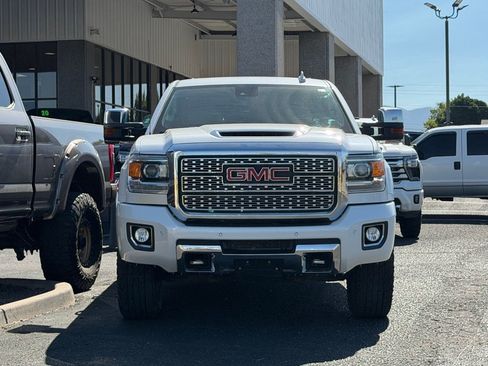 Used 2018 GMC Sierra 2500 Denali w/ Duramax Plus Package AWD/4WD image 35