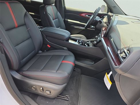 New 2026 Chevrolet Traverse RS FWD image 16