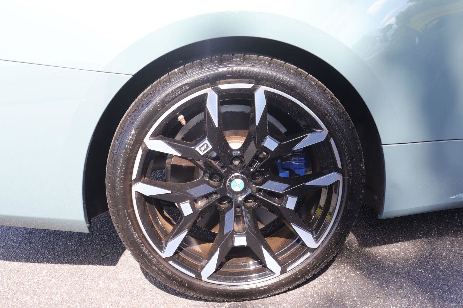 Used 2025 BMW M440i Coupe w/ Parking Assistance Package RWD image 38